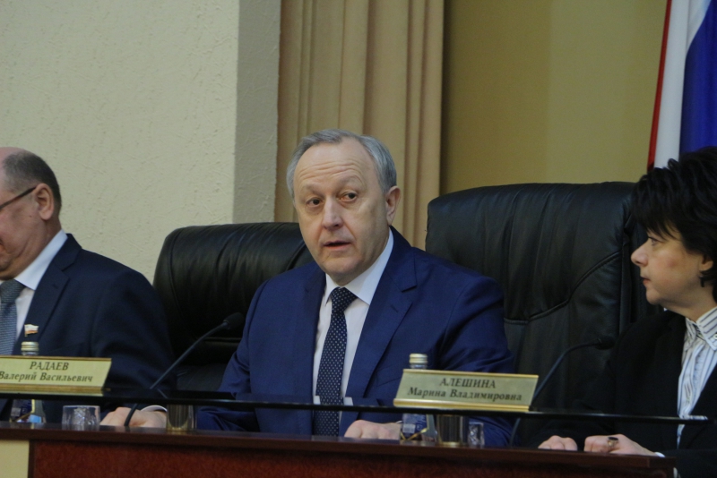 Губернатор посоветовал властям Саратова учиться у МЧС ликвидировать коммунальные аварии