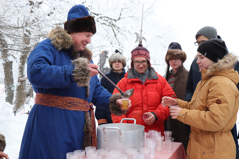 Студенты СГТУ отметили День Татьяны вместе с ректором на лыжне
