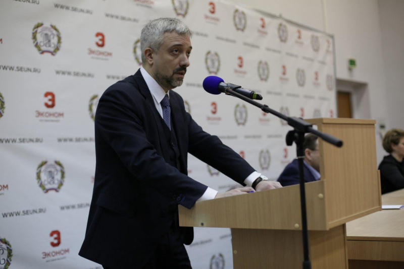 Евгений Примаков рассказал студентам Эконома о внешней политике России