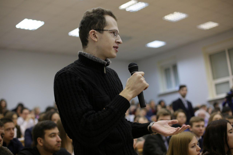 Евгений Примаков рассказал студентам Эконома о внешней политике России