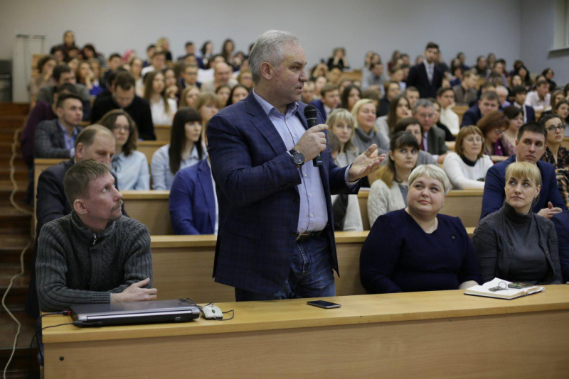 Евгений Примаков рассказал студентам Эконома о внешней политике России