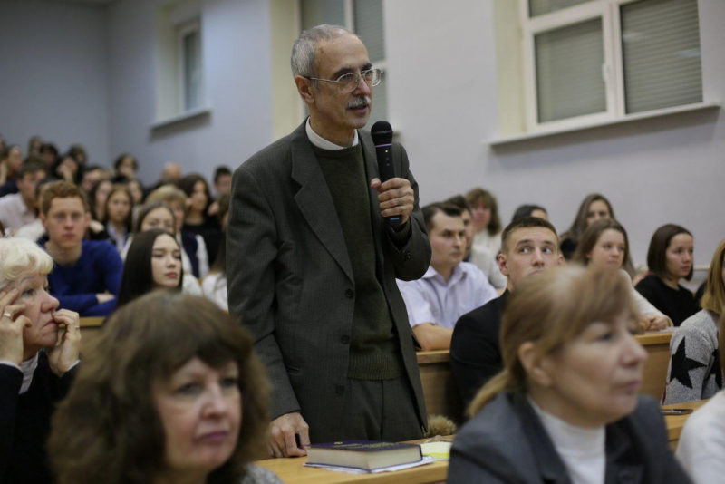 Евгений Примаков рассказал студентам Эконома о внешней политике России