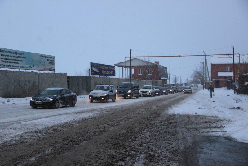 Столкновение на подъеме в Затоне полностью блокировало дорогу