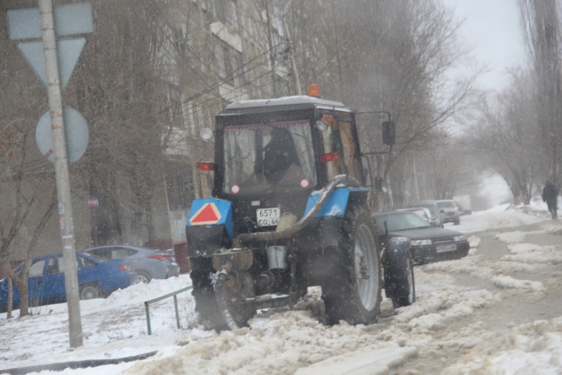 В Ленинском районе прорвало водовод, который вчера починили