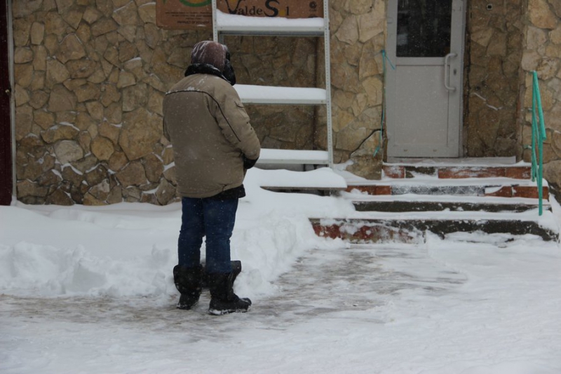Село качки занесенное снегом. Занесенный снегом Ленин в Сыктывкаре. Кемерово занесло снегом 90х.