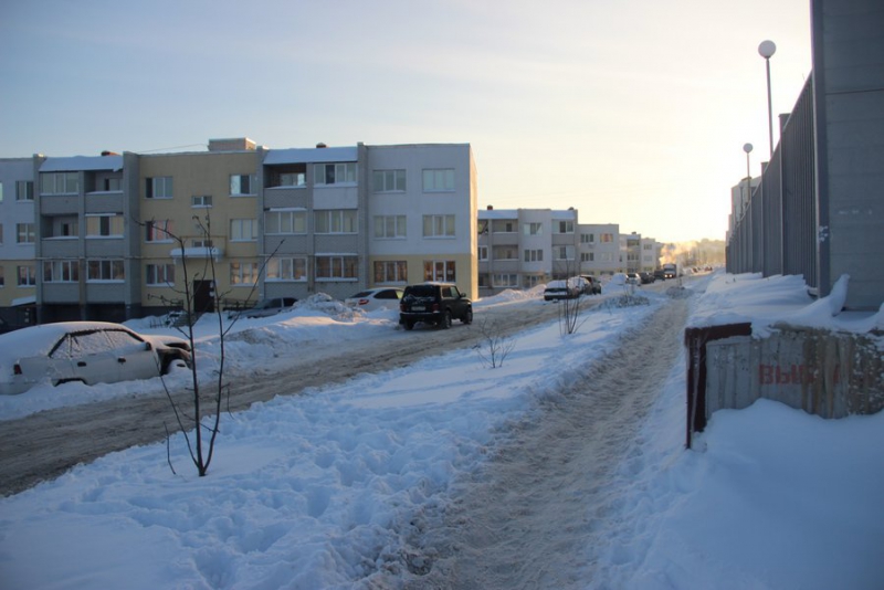 В Саратове граждане рискуют жизнью на обледеневших тротуарах