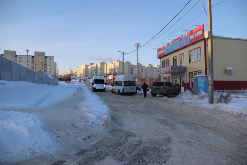 В Саратове граждане рискуют жизнью на обледеневших тротуарах