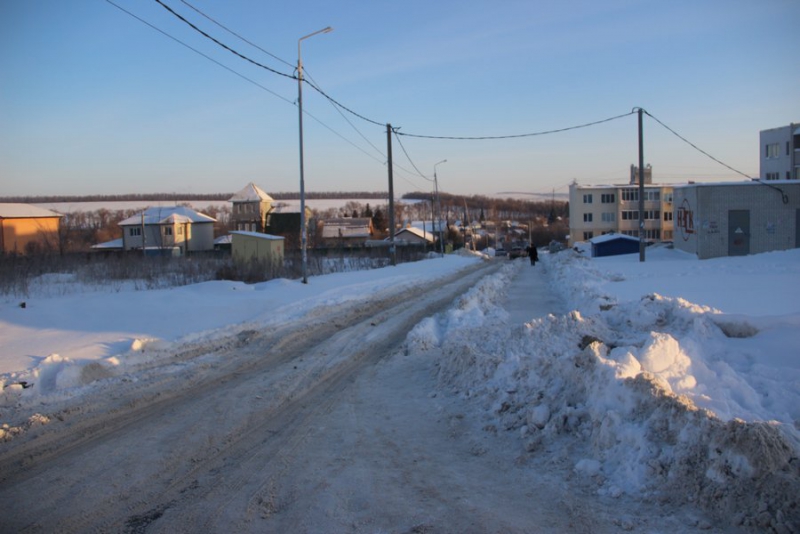 В Саратове граждане рискуют жизнью на обледеневших тротуарах