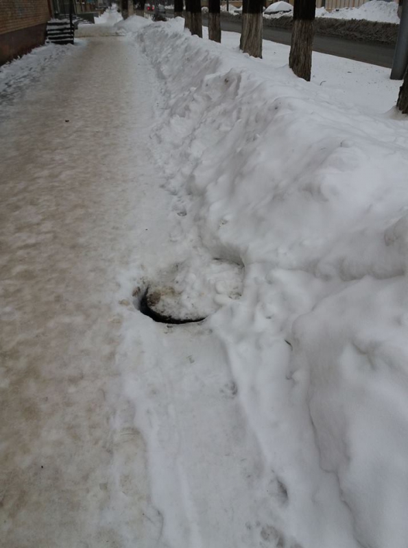 Жители Саратова сообщают адреса открытых колодцев