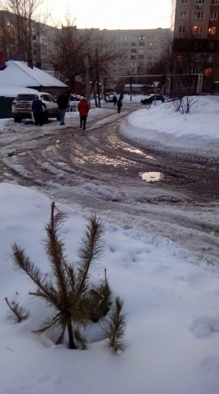 Жители Саратова сообщают адреса открытых колодцев