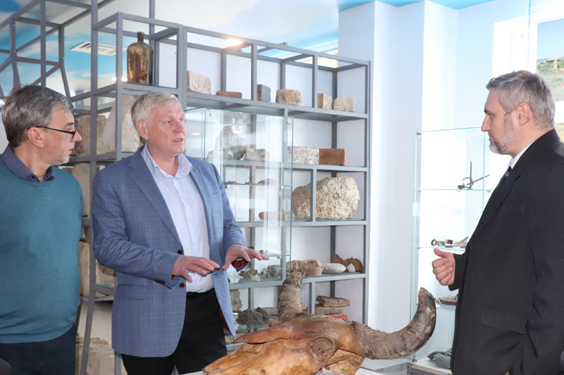 В Музее естествознания СГТУ открылась лаборатория для юных палеонтологов и археологов