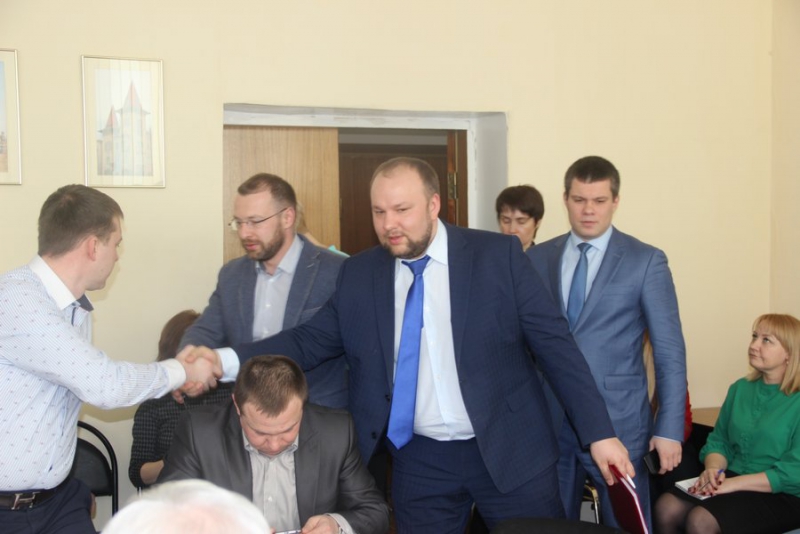 В Саратовской области впервые голосующие граждане получат кружку с символикой выборов