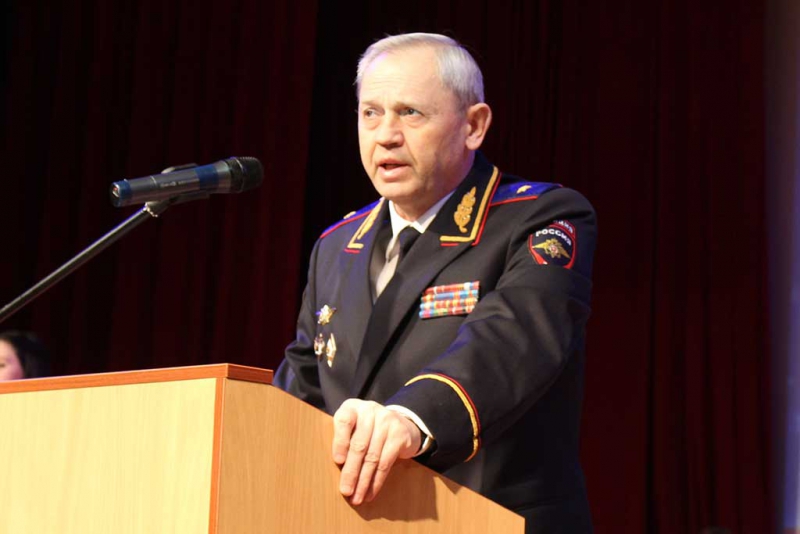 Новый начальник ГУМВД наградил лучших саратовских полицейских