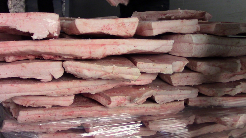 В Энгельсе уничтожат 15 тонн свиного сала из Испании