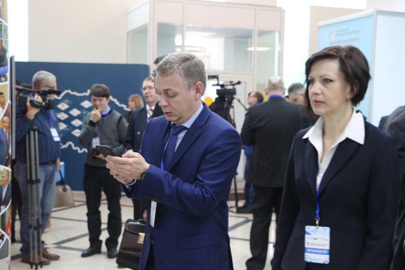 На выставке Саратовского экономического форума гостям презентовали новый вокзал и мост