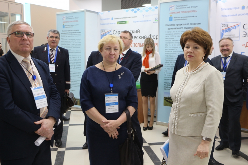 На выставке Саратовского экономического форума гостям презентовали новый вокзал и мост