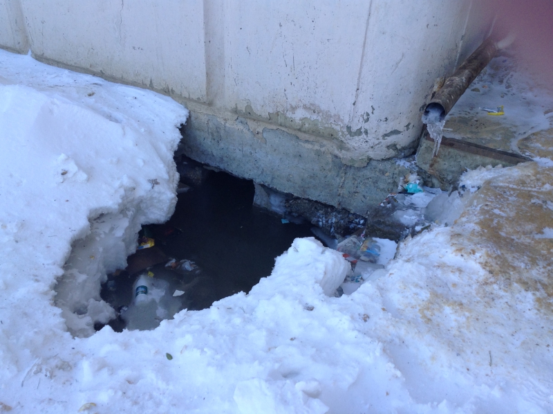 Жители Ленинского района после аварии на насосной станции до сих пор остаются без воды