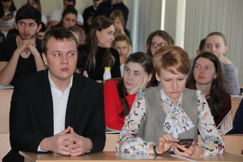 Саратовским студентам и преподавателям представили проекты благоустройства парков и площадей