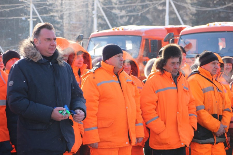 Саратову передали три десятка «КамАЗов» для коммунальных служб