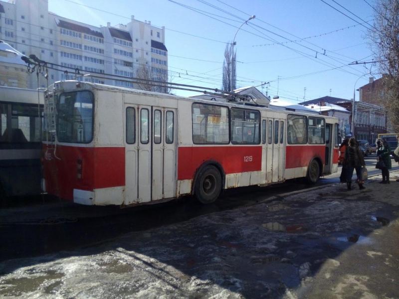 На Московской из-за ДТП остановилось движение троллейбусов