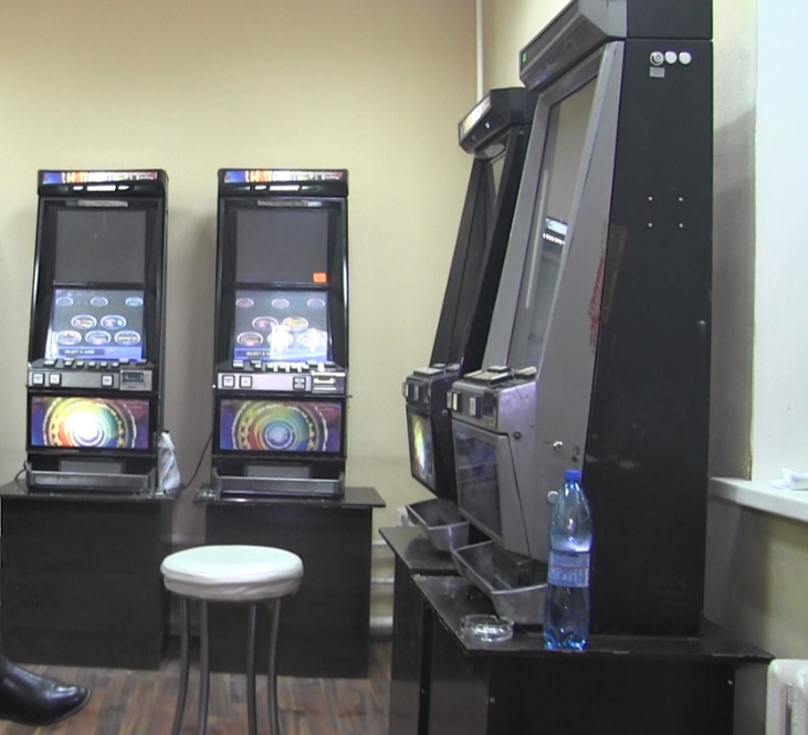 Силовики «закрыли» подпольные казино на Октябрьской и Степана Разина