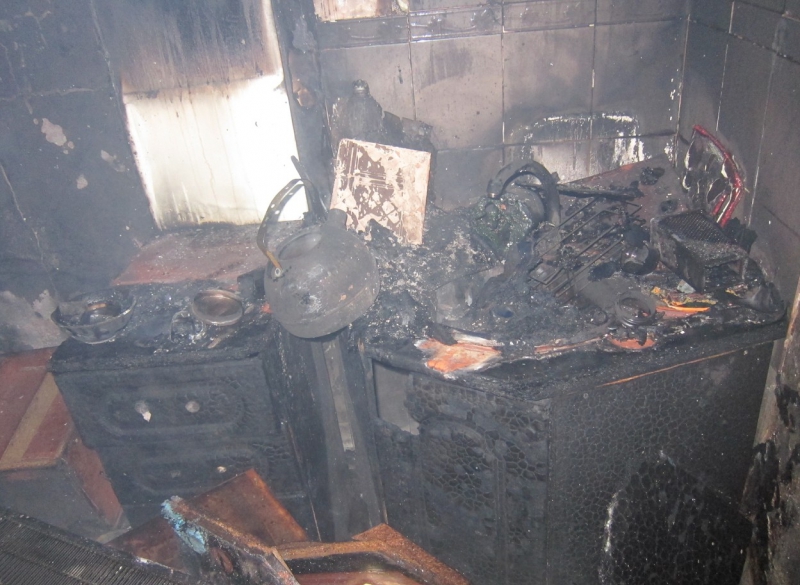 В Советском районе полицейские спасли из горящего дома женщину с детьми