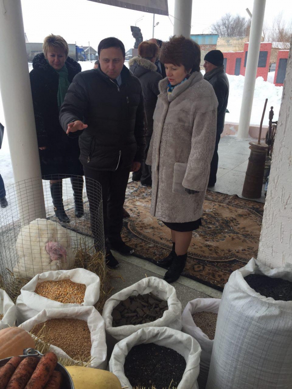 В Воскресенском районе министра сельского хозяйства завлекли индейкой