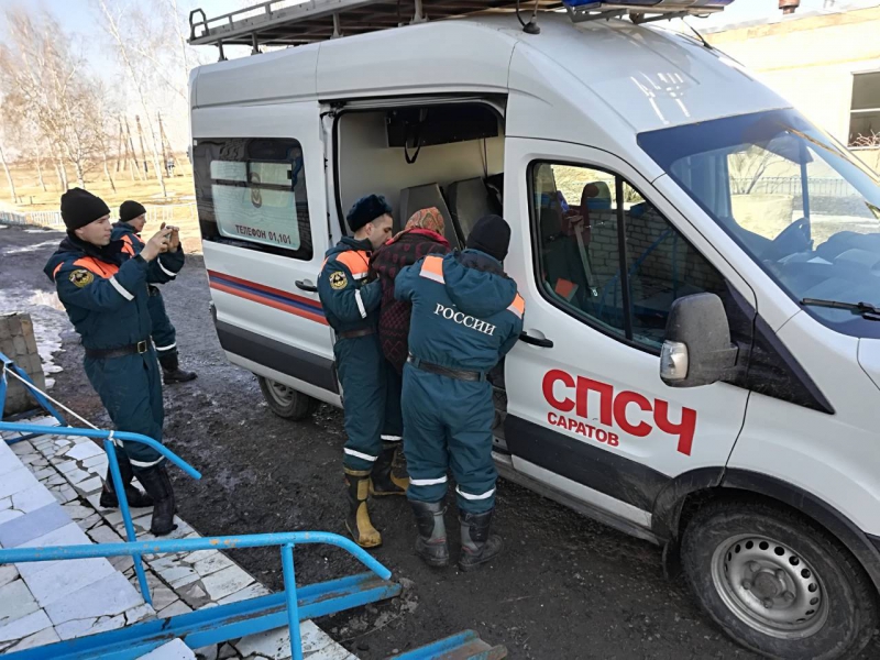 Паводок-2018. Саратовские МЧСники обеспечивают волгоградцев продуктами и лекарствами