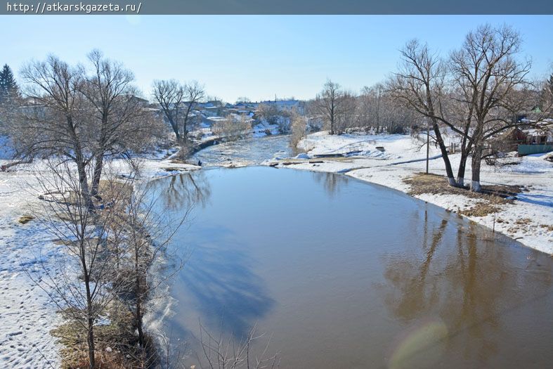 Паводок-2018. В Аткарске несколько улиц отрезано от центра из-за перелива моста