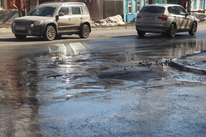 Просадки из-за коммунальщиков «подставляют» проект «Безопасные и качественные дороги»