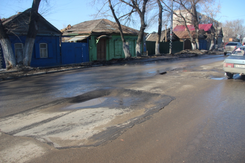 Просадки из-за коммунальщиков «подставляют» проект «Безопасные и качественные дороги»