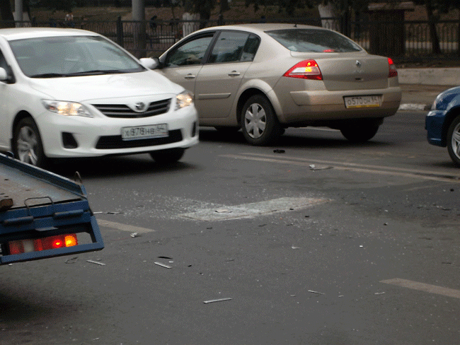Четверо пострадали в массовой аварии на 2-й Дачной