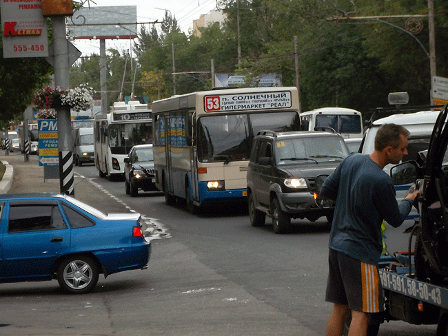 Четверо пострадали в массовой аварии на 2-й Дачной