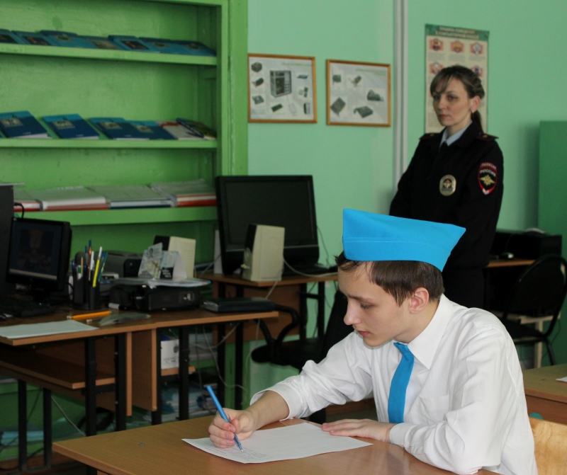 В Ленинском районе среди школ выбрали лучших помощников полиции