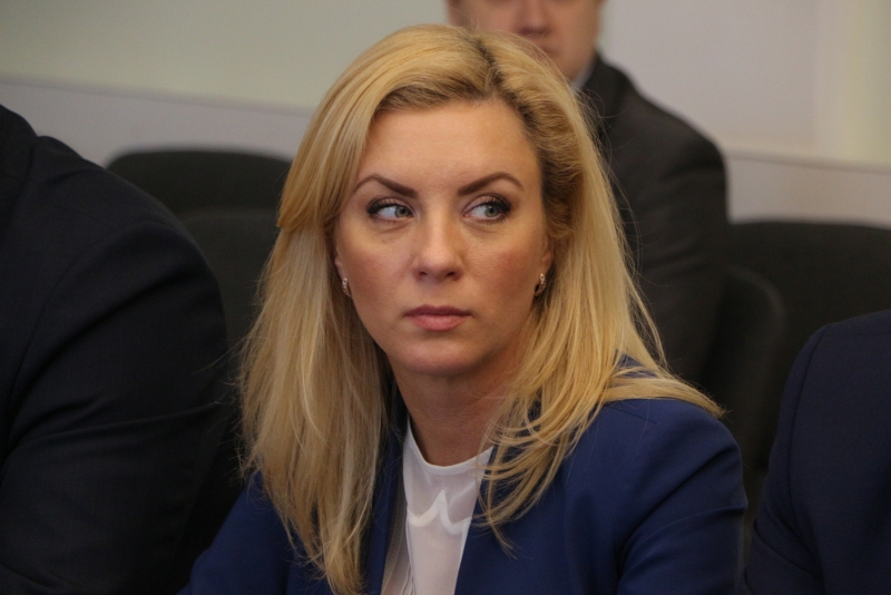 Сотрудник СУ СК саратовским чиновникам: Займитесь люками, иначе вами займемся мы