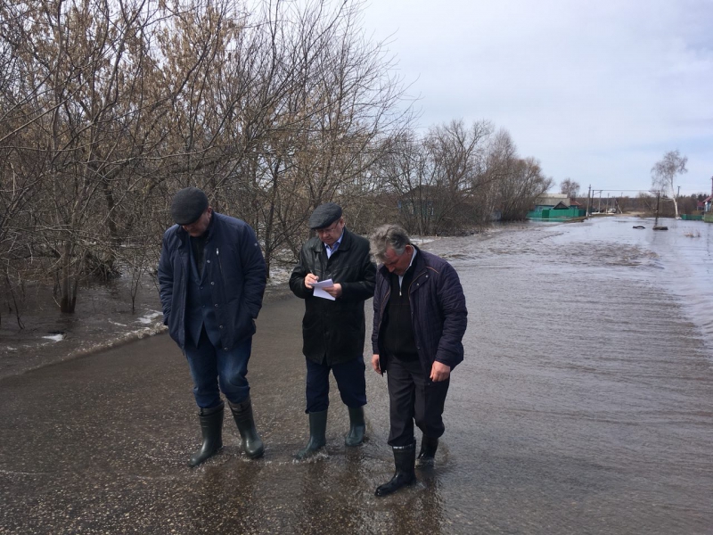 Спикер облдумы пообещал оказать материальную помощь жителям затопленных сел