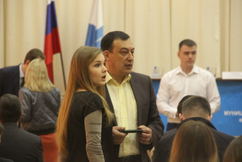 На зарплату саратовских чиновников потратили 653 млн рублей