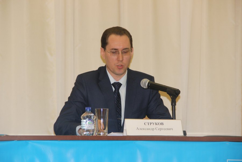 На зарплату саратовских чиновников потратили 653 млн рублей