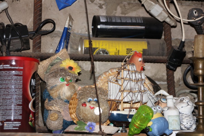 В Саратове ревизоры нашли в пунктах приема чермета слонов, самолеты и бюст Сталина