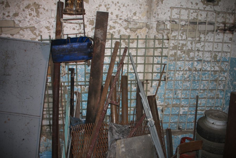 В Саратове ревизоры нашли в пунктах приема чермета слонов, самолеты и бюст Сталина