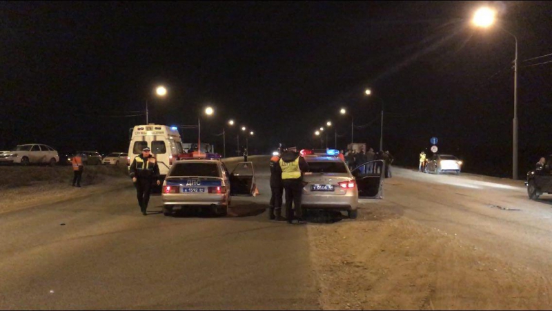 В аварии с фургоном под Саратовом пострадали 4 человека