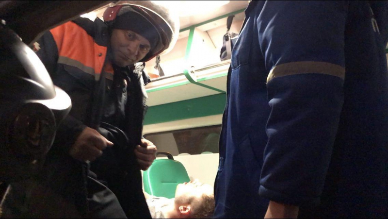 В аварии с фургоном под Саратовом пострадали 4 человека