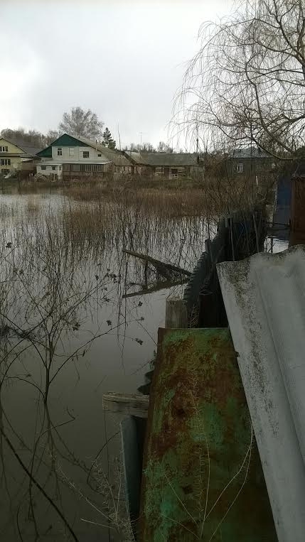 В Аткарске срезали дамбу для защиты от паводка. Вода стоит в 12 дворах