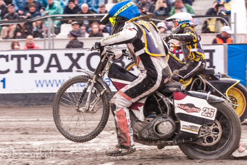 Сильный дождь сорвал международную мотогонку в Балакове