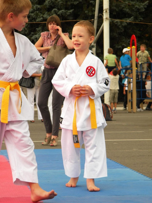 Физкультурной акции на Театральной площади помешал дождь