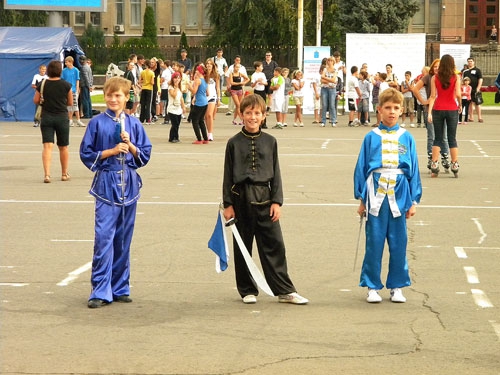 Физкультурной акции на Театральной площади помешал дождь