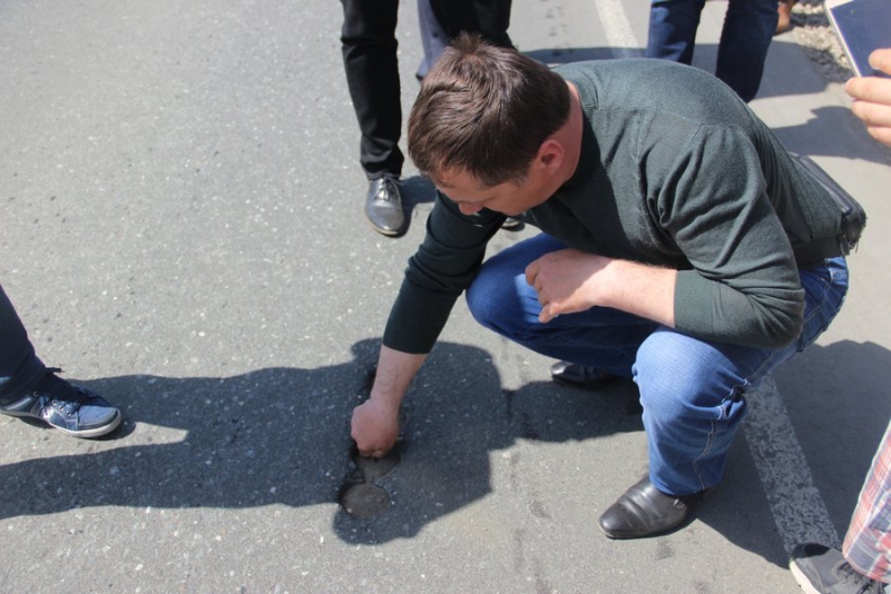 Трещины на гарантийном участке дороги «Тамбов-Ртищево-Саратов» устранят к середине мая