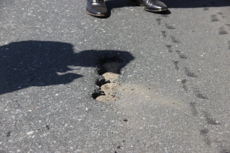 Трещины на гарантийном участке дороги «Тамбов-Ртищево-Саратов» устранят к середине мая