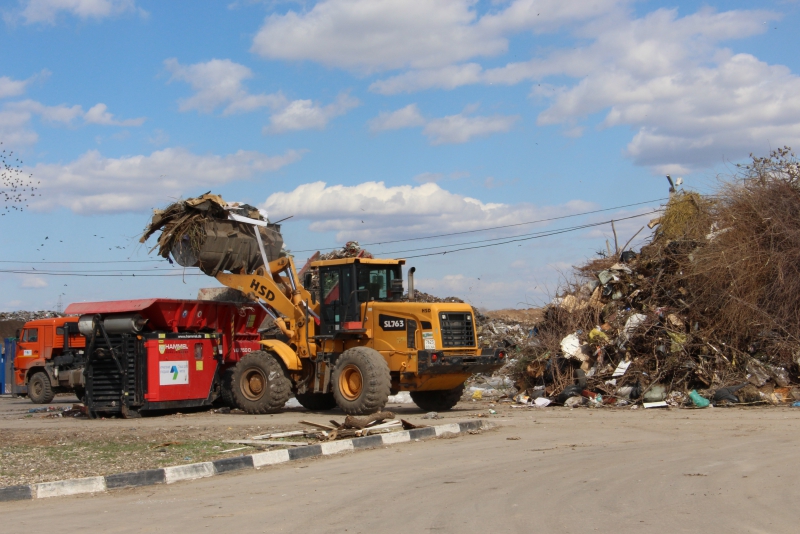 Собранным в регионе мусором можно покрыть Театральную площадь 3-метровым слоем