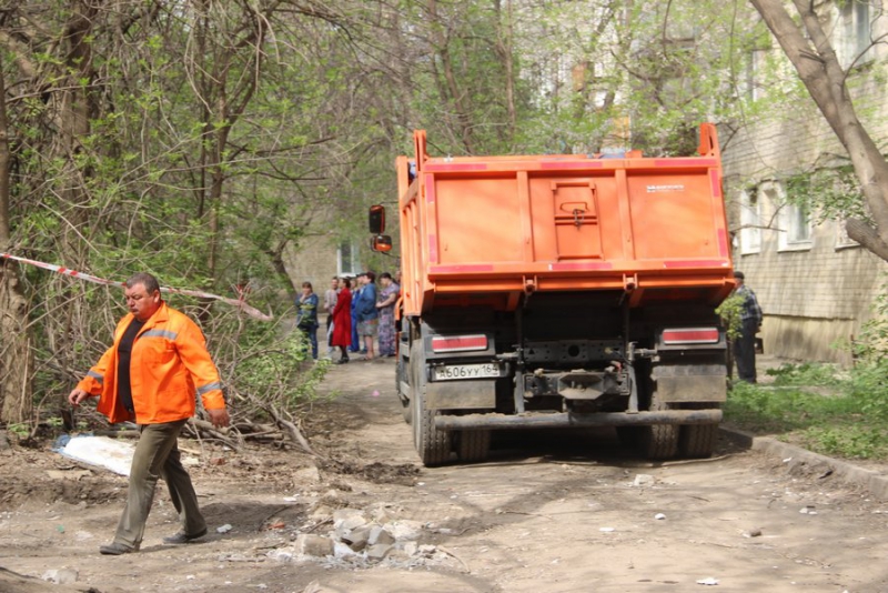 Житель рухнувшего дома в Саратове: На мою жену упала бетонная плита